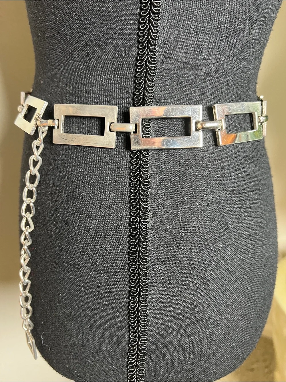 ESCADA Women’s Vintage Shiny Silver-Tone Metal Rectangle Chain Link Belt